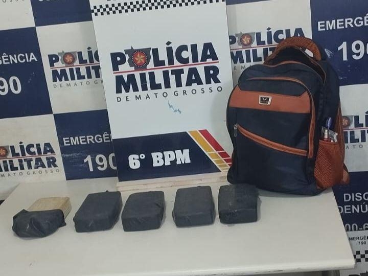 Pol�cia Militar prende mulher com cinco quilos de pasta base de coca�na em C�ceres