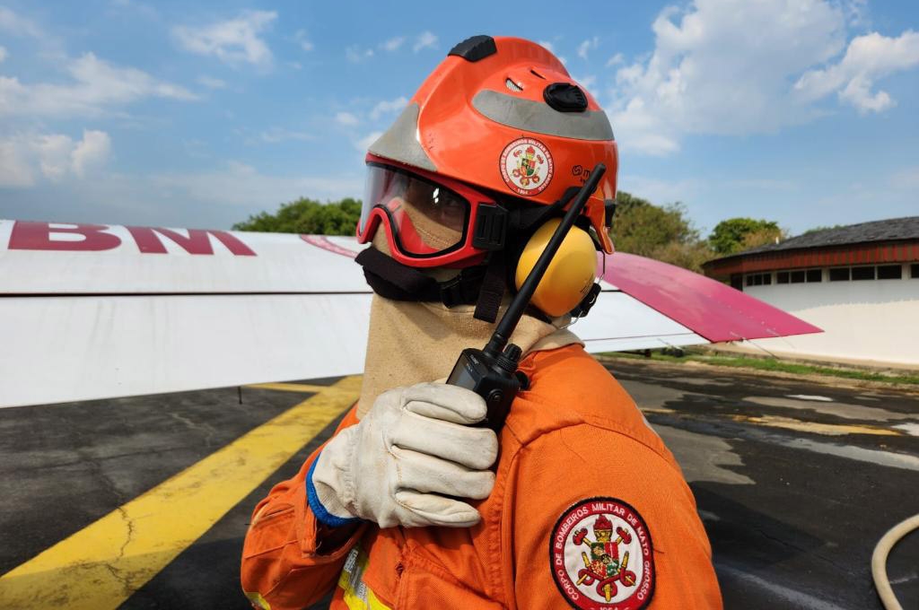 40 militares fazem rescaldo de inc�ndio em parque estadual no Pantanal