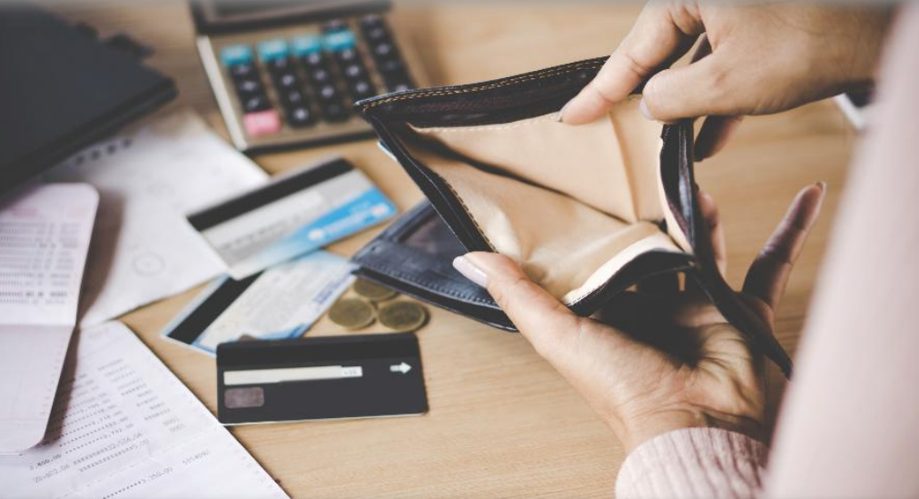 Queda no endividamento das fam�lias brasileiras � registrada pela CNC, mas inadimpl�ncia permanece elevada