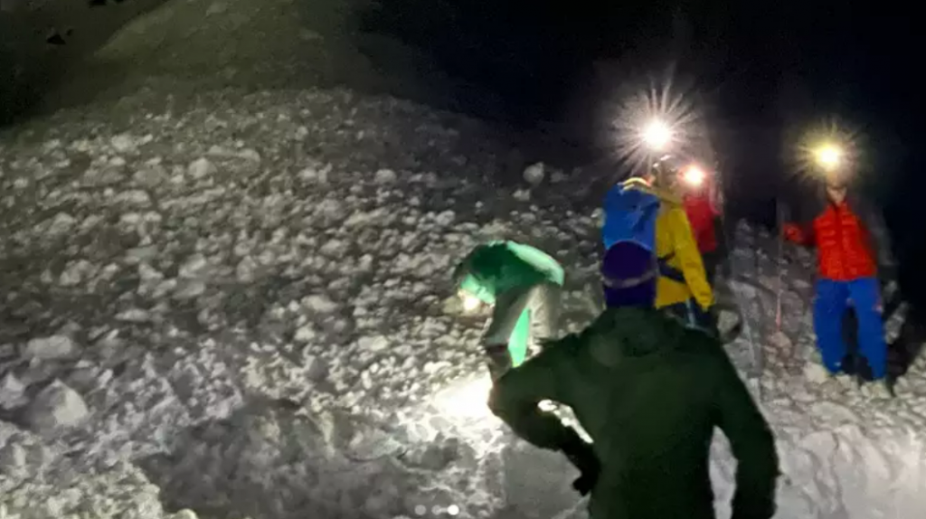 Turista morre e dois argentinos so feridos em avalanche em Bariloche