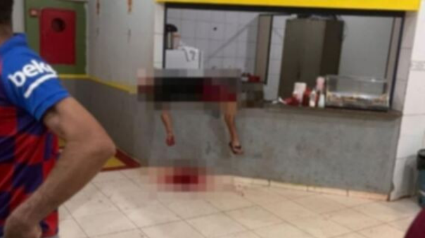 Homem  assassinado a facadas em lanchonete de ginsio em Brasnorte; suspeito est foragido