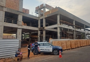 Pedreiro morre ap�s queda de andaime em Rondon�polis