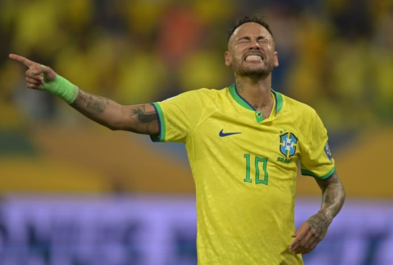 Aps novos exames, Neymar deve ficar mais 2 meses fora dos gramados