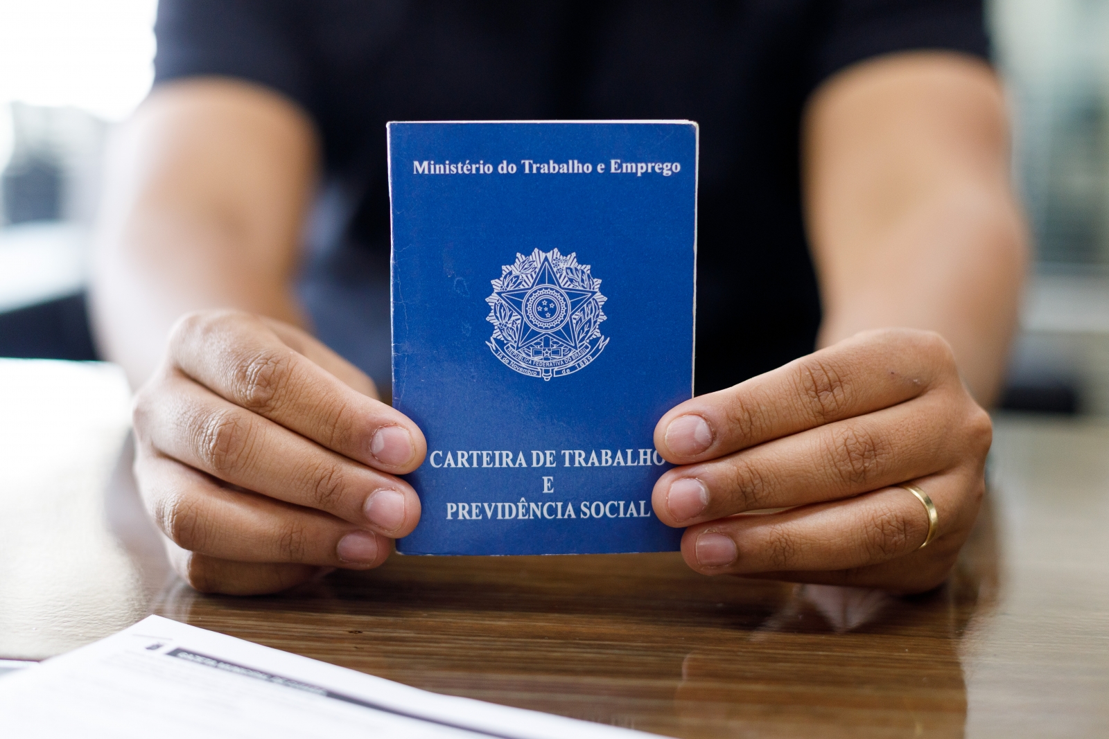 Mais de 100 vagas de emprego estão abertas em Cuiabá nesta semana