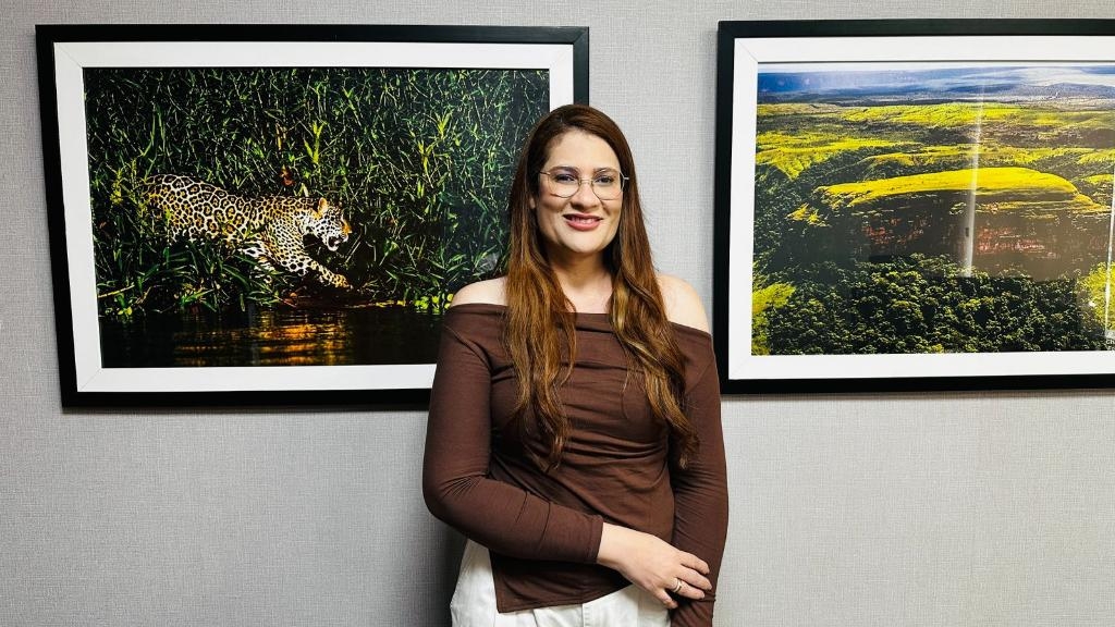 Governador Otaviano Pivetta anuncia Fl�via Emanuelle como nova secret�ria de Educa��o