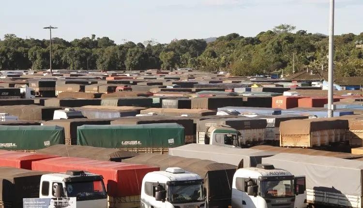 Frete de gr�os recua em MT com baixa demanda por transporte