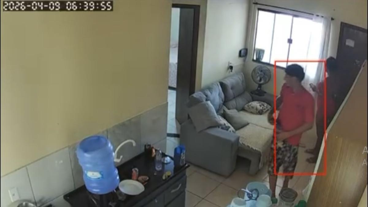 Jovem � encontrada morta em resid�ncia em Sinop; imagens mostram suspeito no local (V�deo)