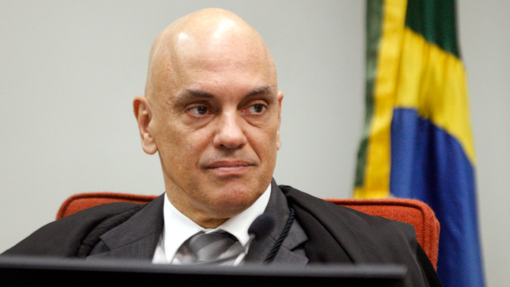 Senadores retiram assinaturas de pedido de impeachment contra Alexandre de Moraes, do STF