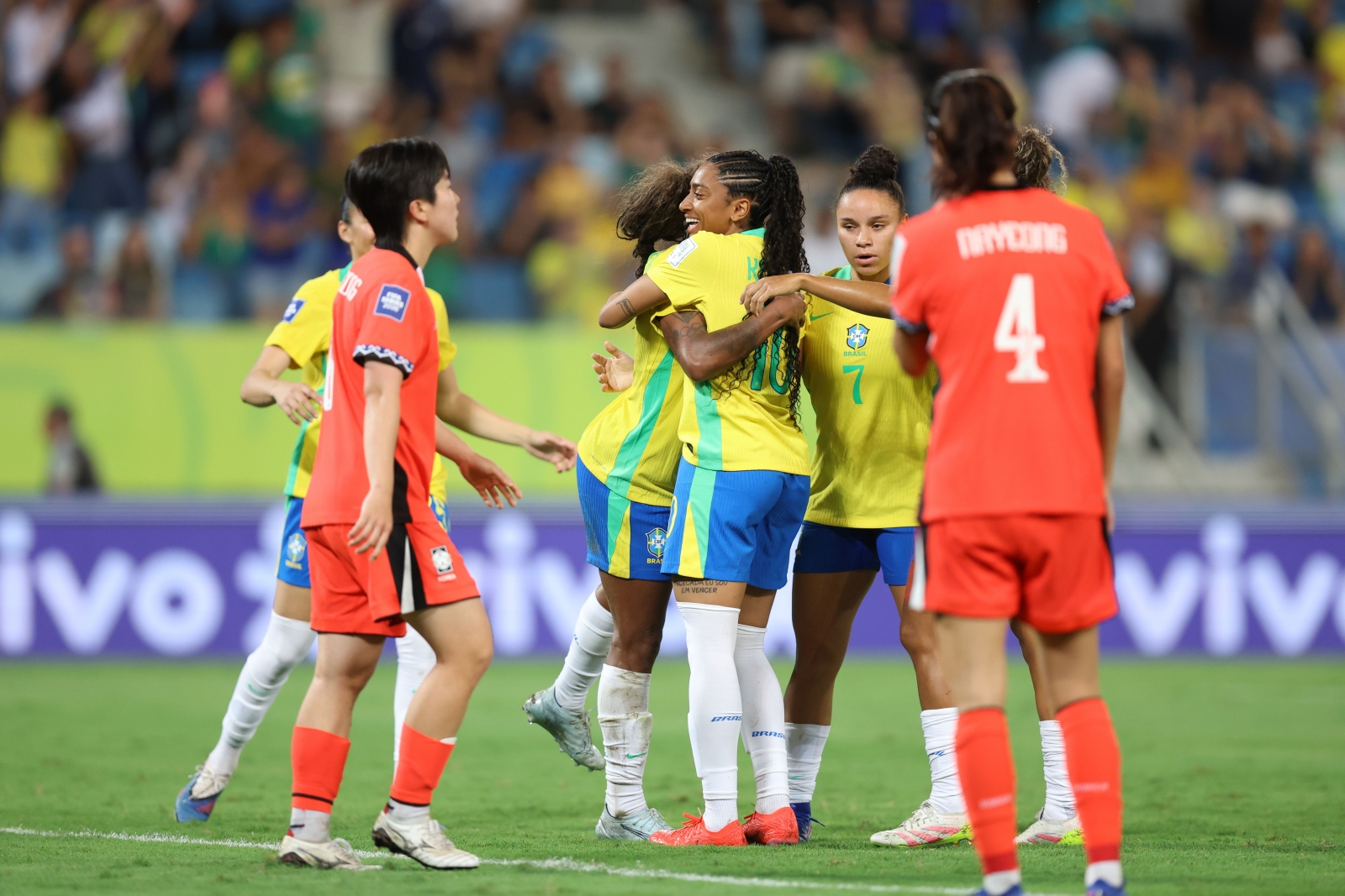 Sele��o Feminina goleia Coreia do Sul por 5 a 1 na Arena Pantanal, em Cuiab�, na estreia do FIFA Series
