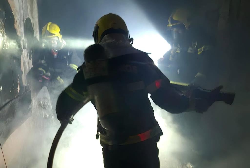 Corpo de Bombeiros combate inc�ndio em kitnet em Sinop