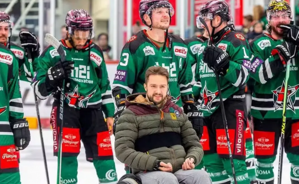 Ex-jogador de h�quei processa rival por les�o que o deixou tetrapl�gico