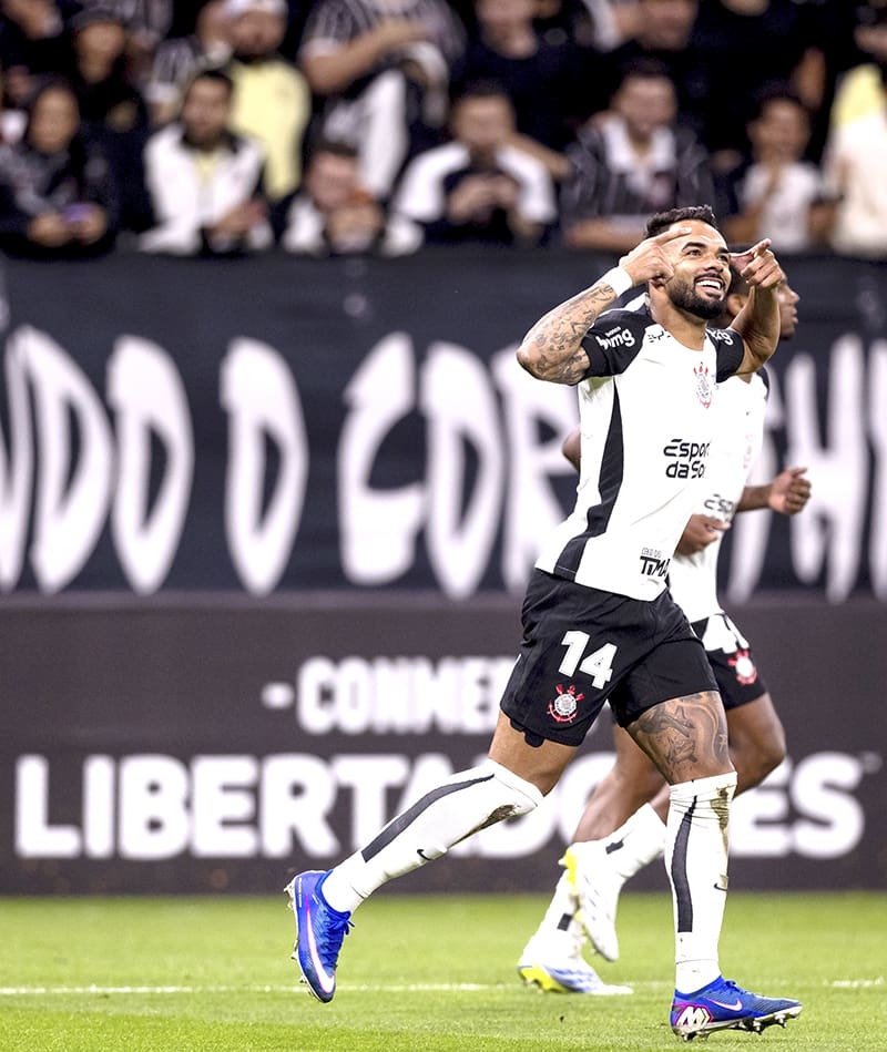Corinthians faz 2 a 0 no Santa Fe e segue invicto na Libertadores