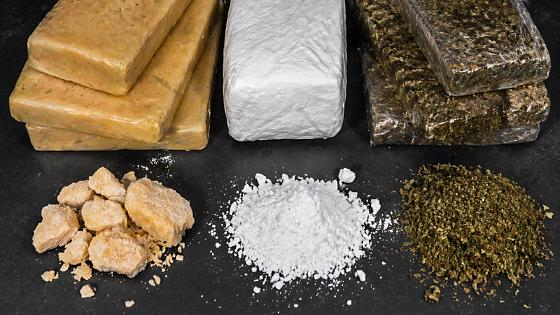 Fuga termina em pris�o e apreens�o de 23 kg de entorpecentes em Matup�