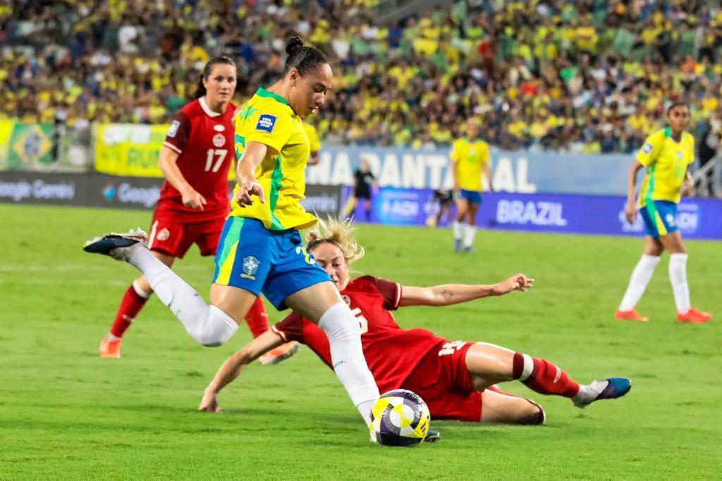 Brasil vence Canadá na Arena Pantanal e conquista título invicto da Fifa Series 2026 diante de quase 13 mil torcedores