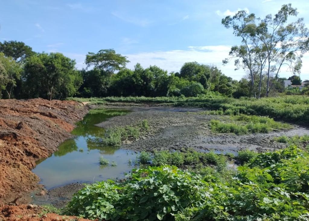 Sema embarga área por saneamento clandestino despejado em córrego de Mirassol D´Oeste