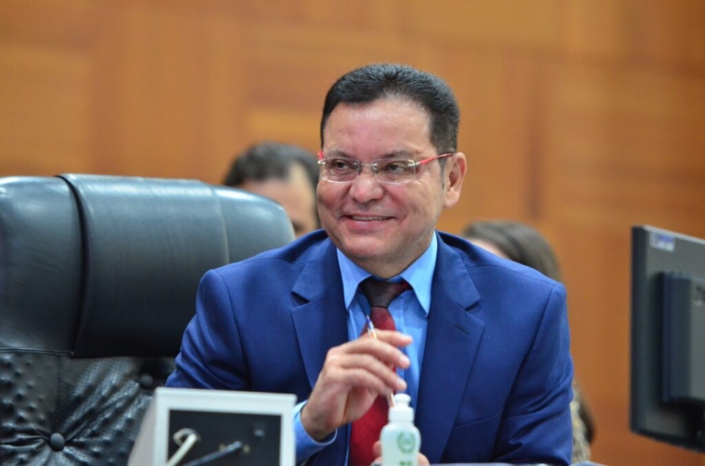 Botelho j� filia assessores na executiva do PSD