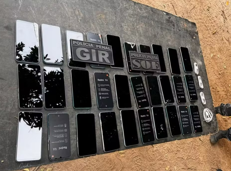Pol�cia Penal apreende 30 celulares escondidos em caminh�o na PCE, em Cuiab�