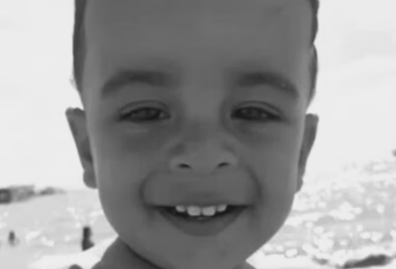 Menino que foi decapitado pela me  enterrado
