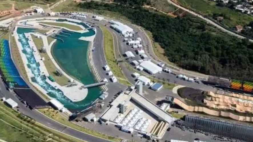 Adolescente morre afogado ao ser sugado por bomba de Piscina em parque