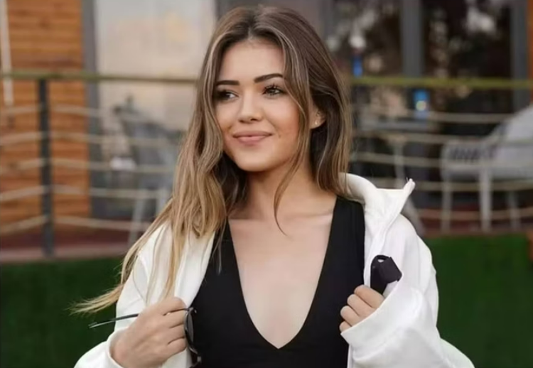 Influencer que se casou consigo mesma morre aps cair de apartamento