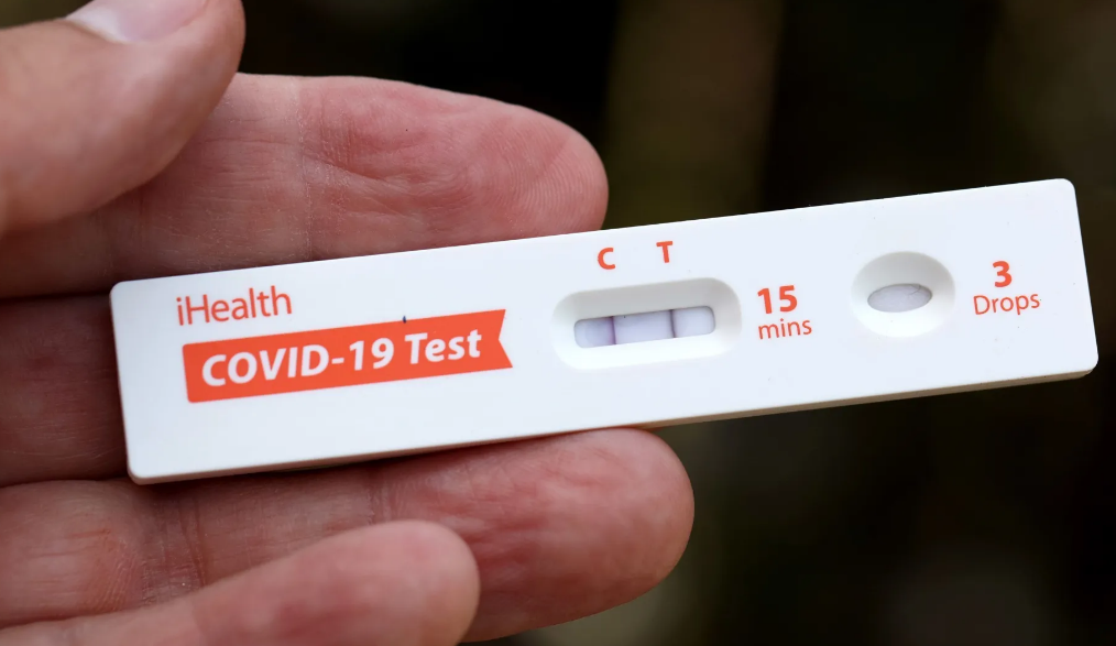 Covid-19 aumenta risco de infarto e AVC por at 3 anos aps infeco, diz estudo