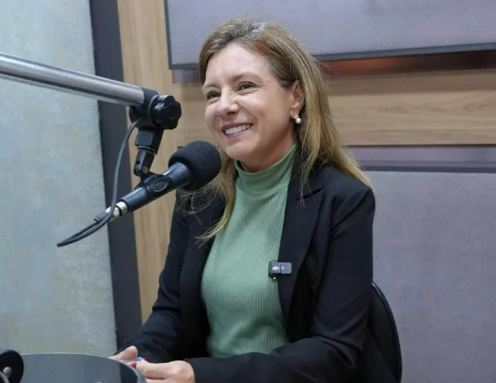 Prefeita eleita de V�rzea Grande, Fl�via Moretti, anuncia marido como secret�rio e confirma cria��o de novas pastas