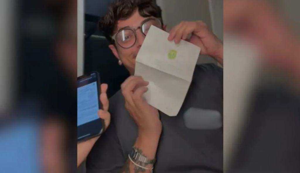 Homem compra celular e descobre que aparelho havia sido furtado de colega
