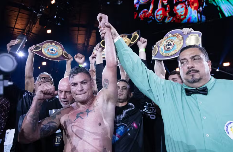 Pop� vence argentino El Chino em luta acirrada no Fight Music Show 5