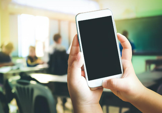 O desafio do uso de celulares em sala de aula: Pesquisadores apontam caminhos para superar o problema