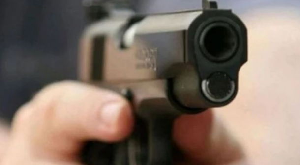 Mulher de 43 anos � assassinada a tiros dentro de casa em C�ceres