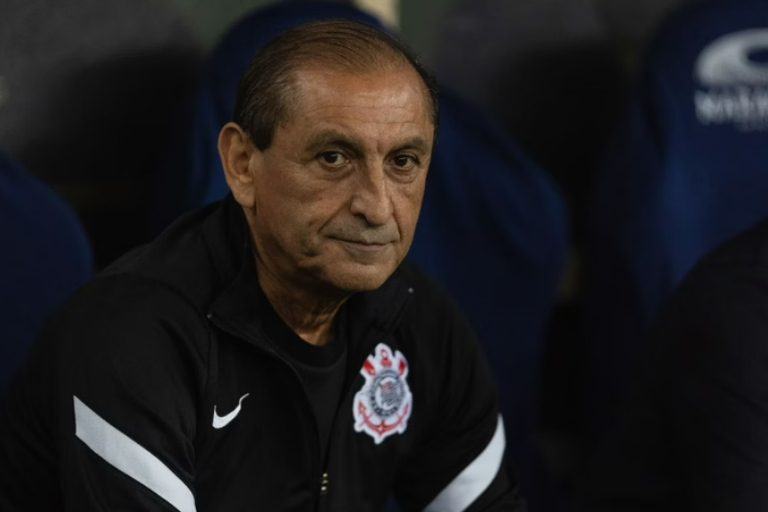 �N�o d� para relaxar�, diz t�cnico do Corinthians ap�s vit�ria