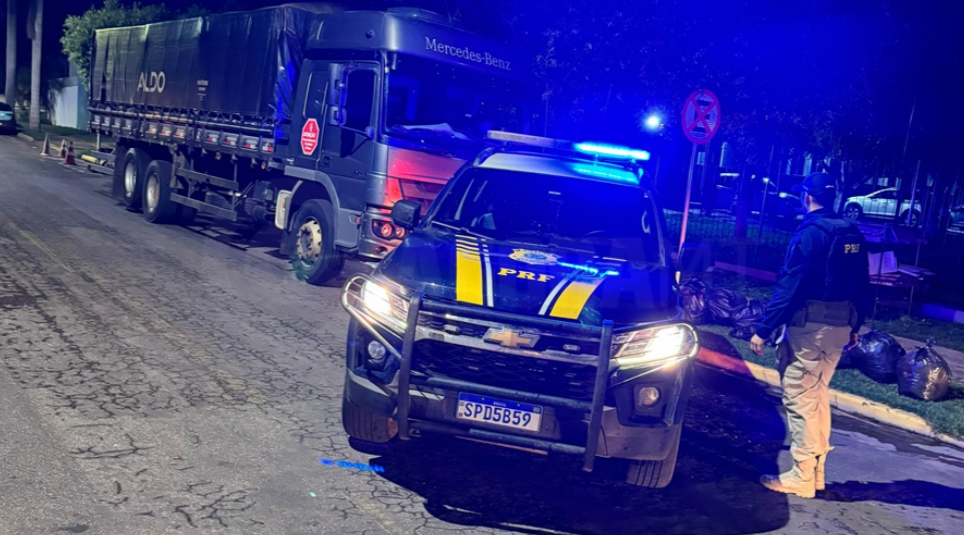 Homem � preso com 460 quilos de coca�na em caminh�o na BR-364, em Alto Gar�as