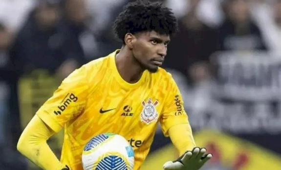 Corinthians paga multa de R$ 500 mil ao Flamengo por utilizao de Hugo Souza na Copa do Brasil