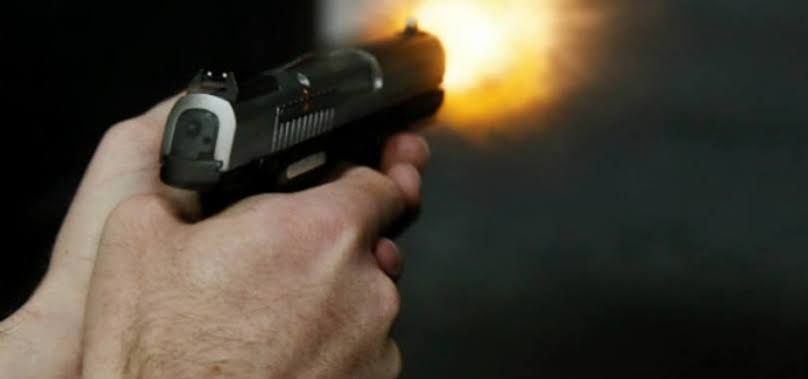 Policial militar atira em irmo para evitar ataque com faca em Cuiab