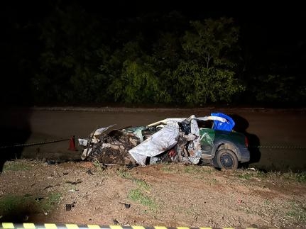 Colis�o entre Saveiro e �nibus deixa um morto na BR-163 em Sorriso