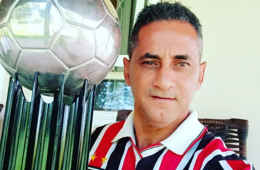 Morre aos 55 anos Z� Carlos, ex-lateral do S�o Paulo e Sele��o Brasileira