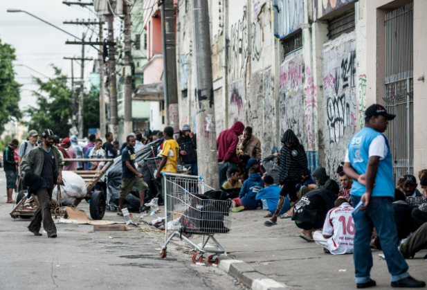 Estudo revela que 70% dos usu�rios da Cracol�ndia j� foram internados ao menos uma vez