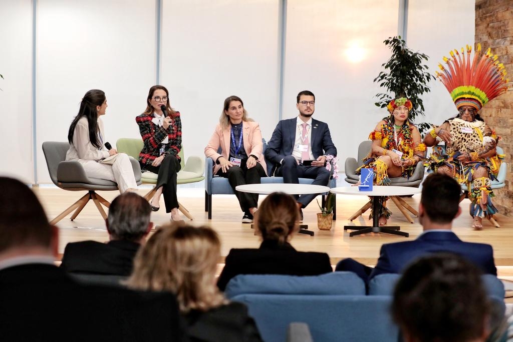 Primeira-dama de MT apresenta SER Fam�lia e SER Fam�lia Ind�gena na COP 28