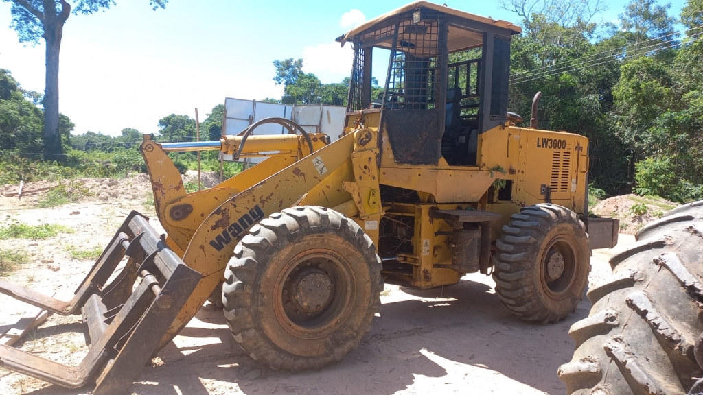 Patrulha Rural apreende tratores utilizados em extra��o de madeira ilegal em reserva de MT