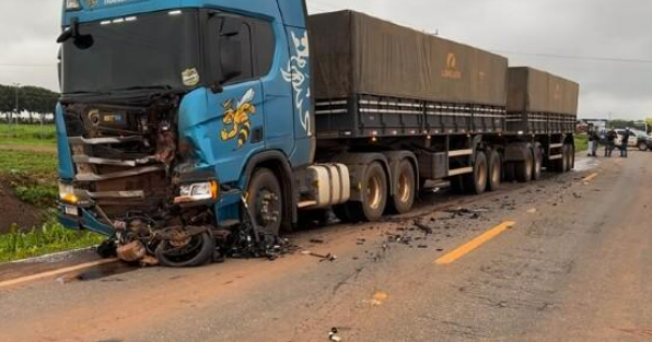 Motociclista morre ap�s colidir de frente com carreta na MT-235