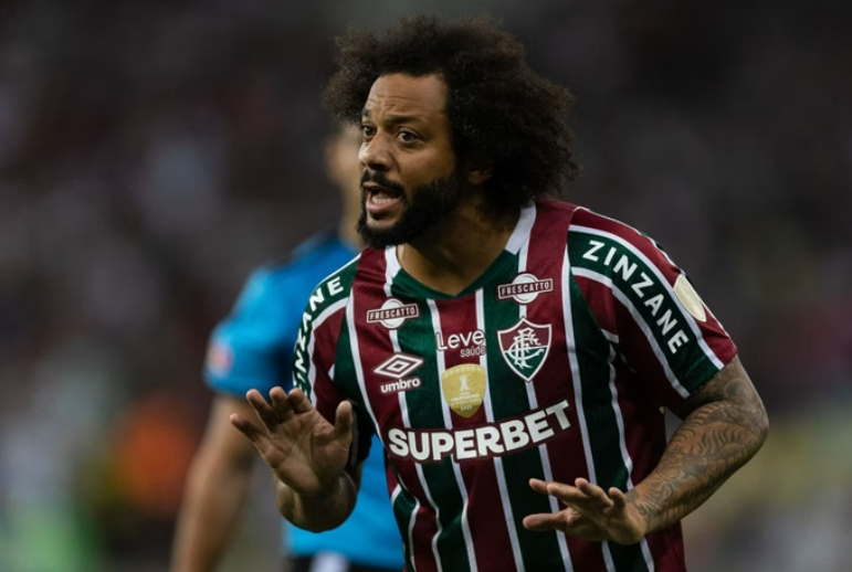 Fluminense anuncia rescis�o com Marcelo ap�s briga com Mano Menezes