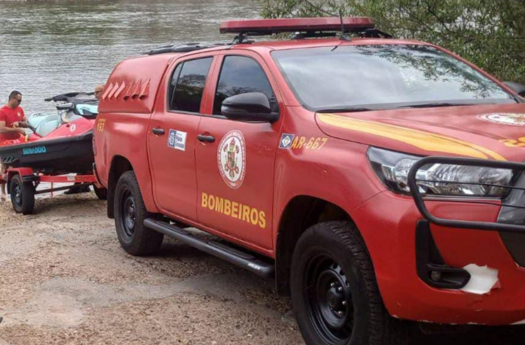 Jovem de 19 anos morre afogado enquanto nadava no Rio Cuiab�