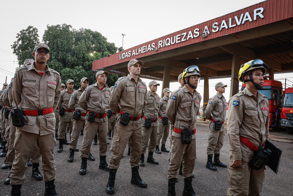 MT tem 114 alunos em forma��o para atuarem como soldados e oficiais do Corpo de Bombeiros