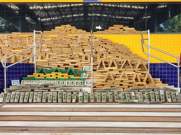 Homem � preso com mais de 650 kg de skank em caminhonete roubada em Cuiab�