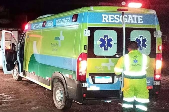 Acidente entre carretas deixa motorista morto e bloqueia BR-364 em Ros�rio Oeste