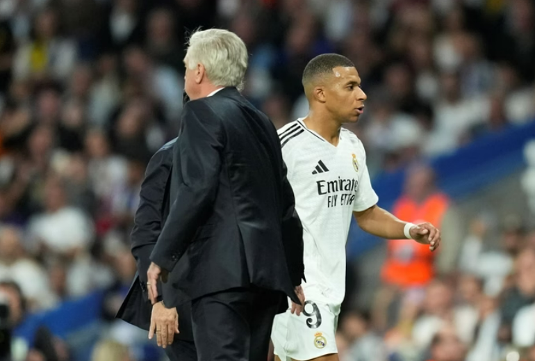 Ancelotti afirma que Mbapp� est� �decepcionado� com a n�o convoca��o