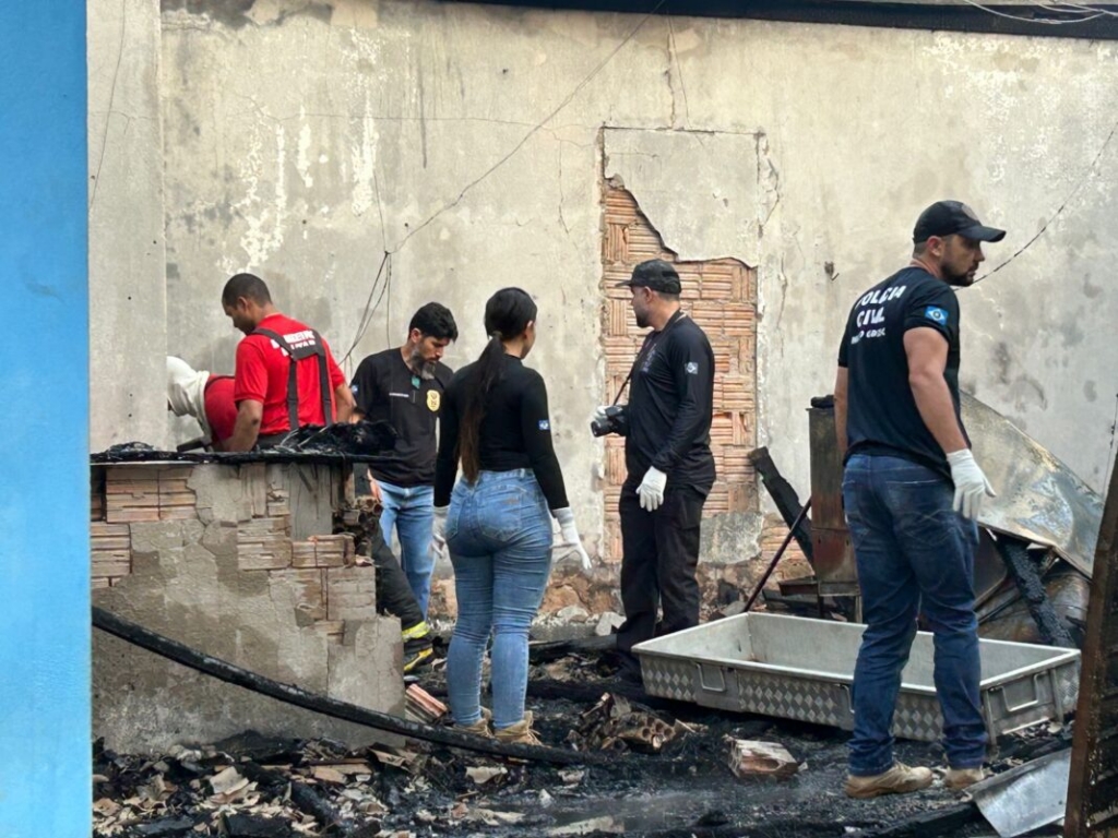 Tr�s homens morrem carbonizados em inc�ndio em alojamento em Sorriso