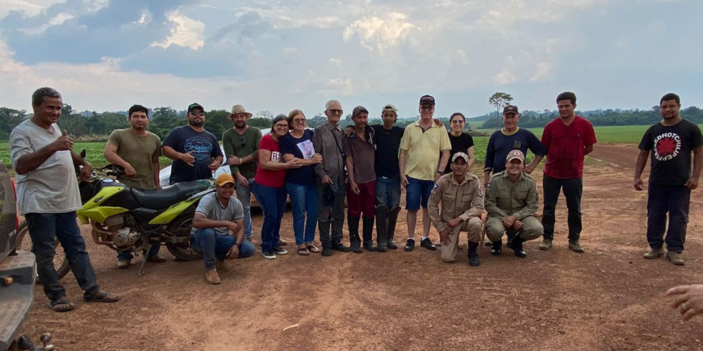 Corpo de Bombeiros localiza tr�s pessoas desaparecidas em �rea de mata em Peixoto de Azevedo
