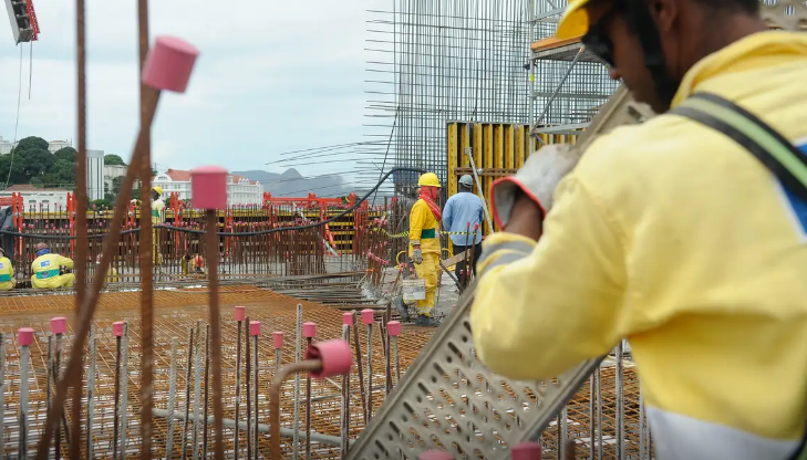 Proposta sobre fim da jornada 6x1 movimenta redes sociais