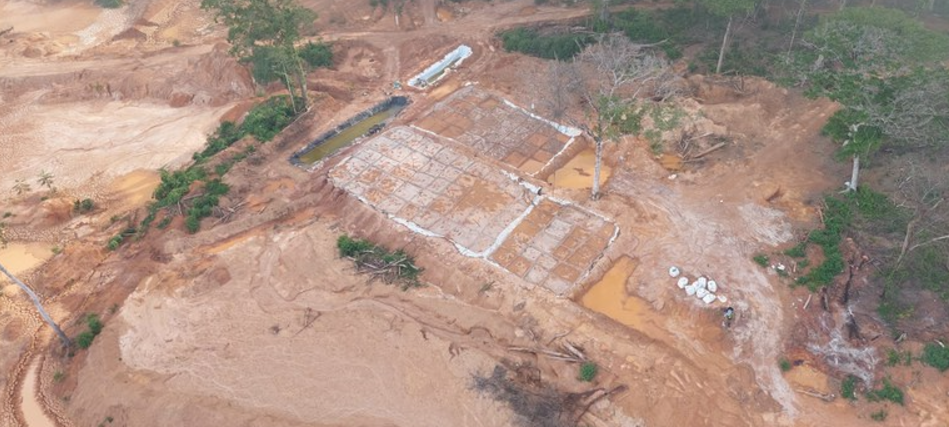 Ibama desarticula garimpo ilegal em terra indgena de Mato Grosso e destri 36 escavadeiras